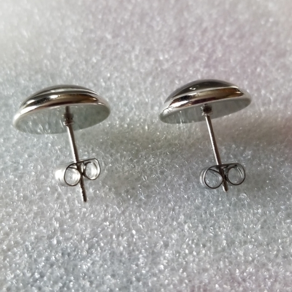 Audrey Hepburn earrings - Picture 3 of 3